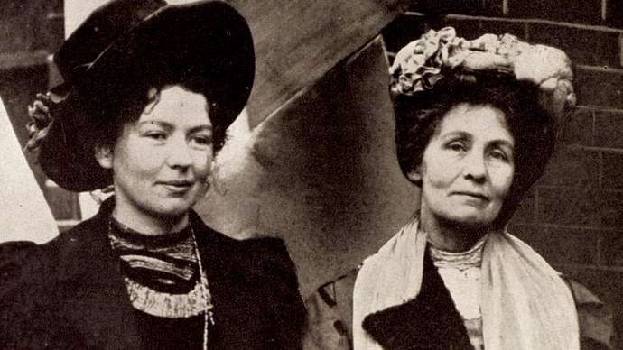 Naiset Christabel Harriette Pankhurst ja Emmeline Pankhurst